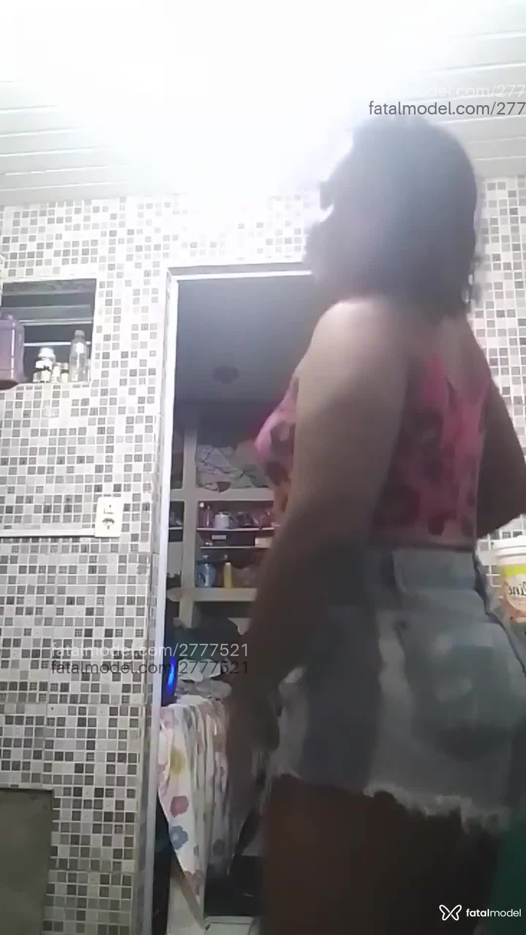 Acompanhante mulher morena (o) de olhos castanhos em Recife - Aline