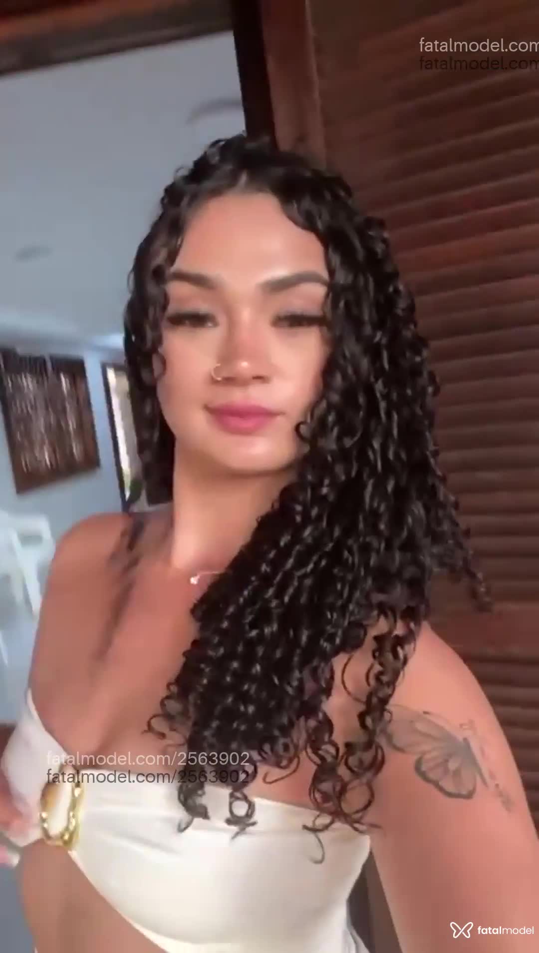 Acompanhante mulher com cabelo castanho de olhos castanhos em Palotina Acompanhante mulher com cabelo castanho de olhos castanhos em Palotina - Neguinha