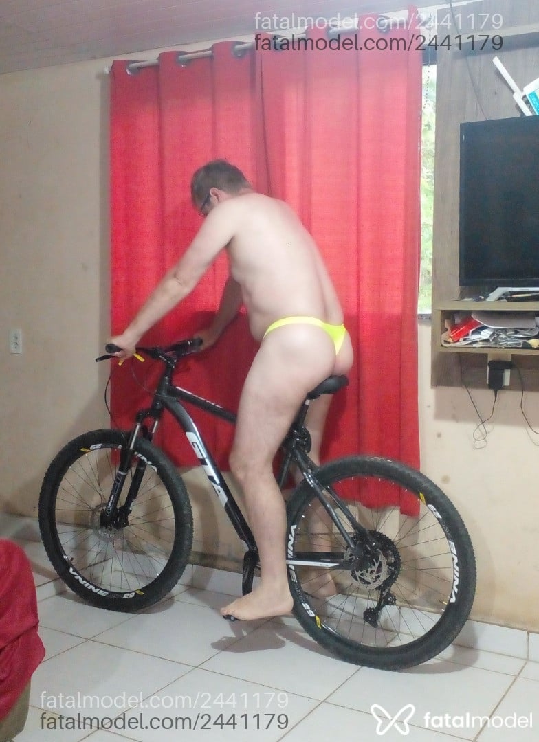 Acompanhante mulher trans loira (o) de olhos verdes - Deyse