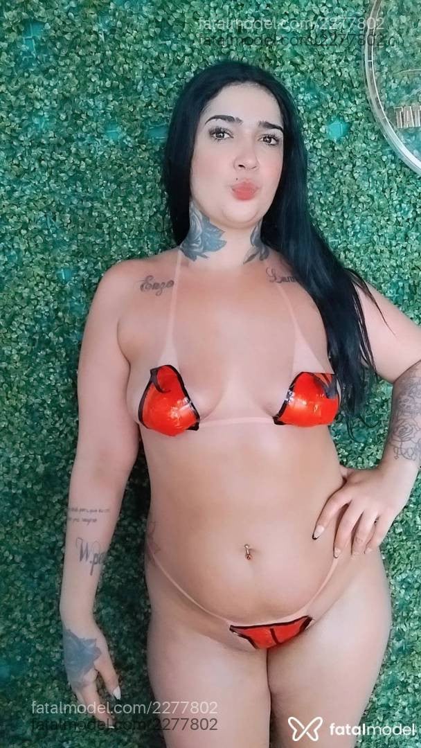 Acompanhante mulher morena (o) de olhos castanhos - Vitória Emanuelle