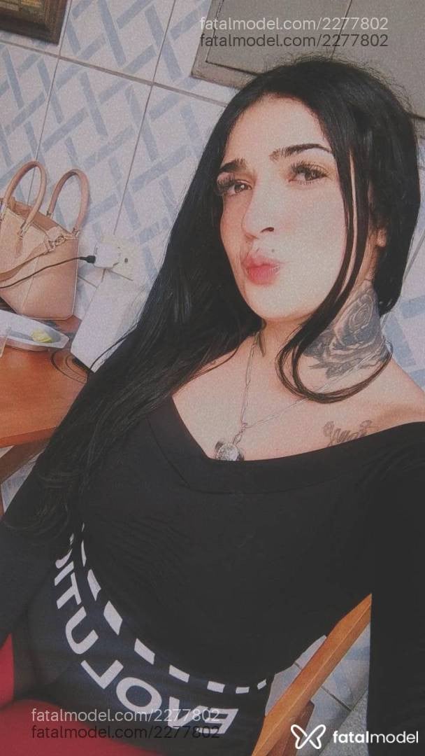 Acompanhante mulher morena (o) de olhos castanhos - Vitória Emanuelle