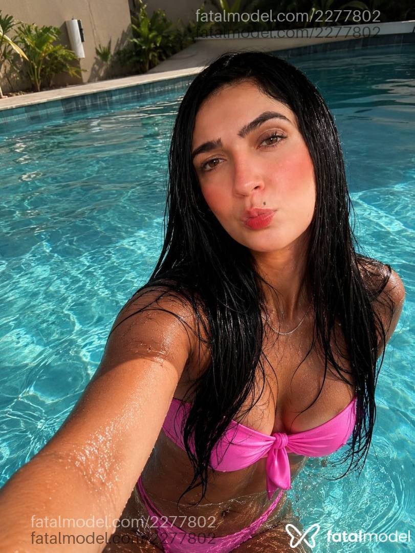 Acompanhante mulher morena (o) de olhos castanhos - Vitória Emanuelle