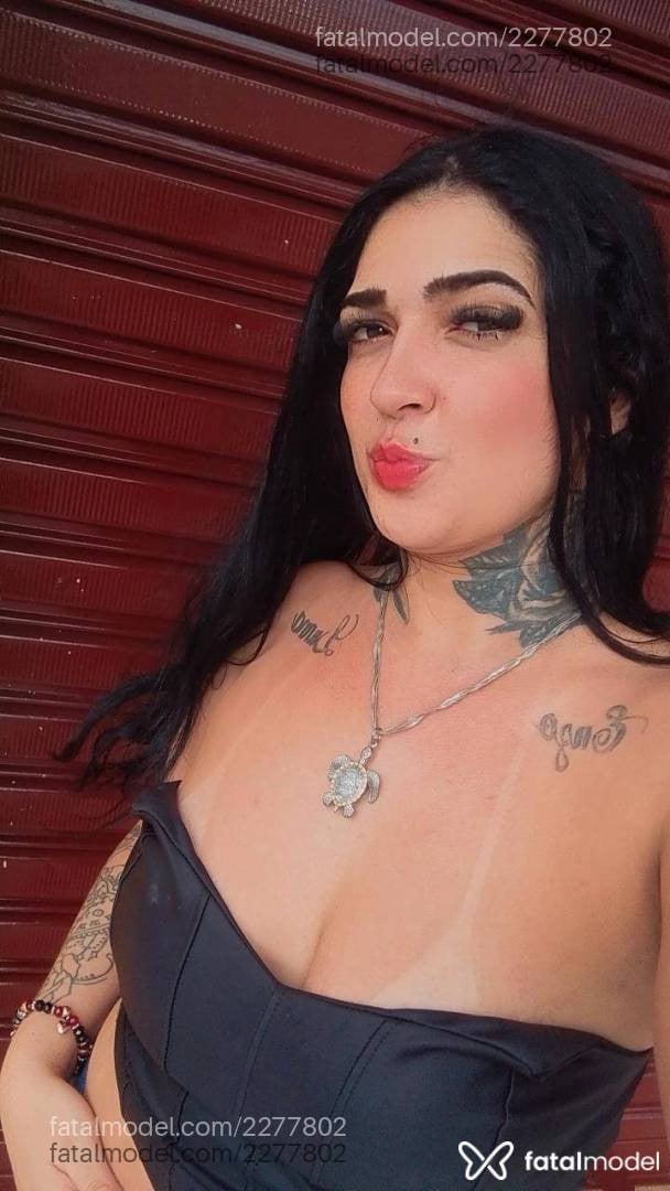 Acompanhante mulher morena (o) de olhos castanhos - Vitória Emanuelle
