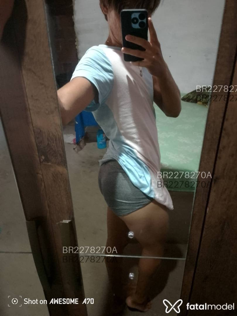 Acompanhante não-binário com cabelo castanho de olhos pretos em Açu - Danila