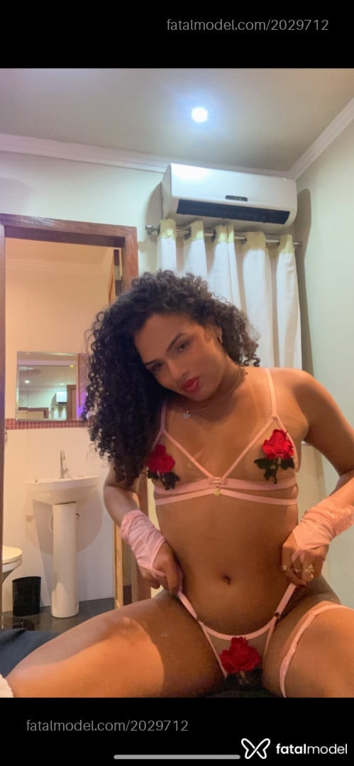 Acompanhante mulher trans morena (o) de olhos castanhos em São Paulo - Maelle