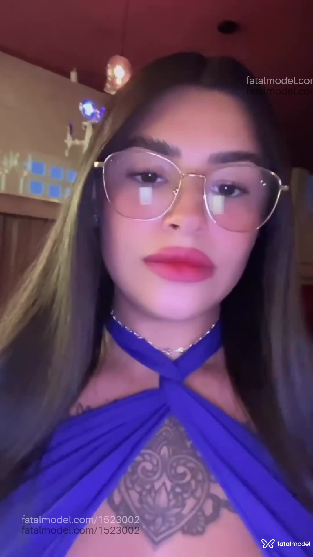 Acompanhante mulher com cabelo castanho de olhos castanhos - Hyyy