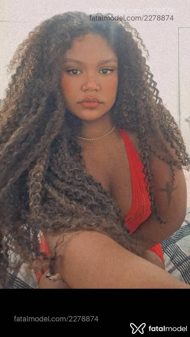 Acompanhante mulher com cabelo castanho de olhos castanhos em Rio de Janeiro - Black