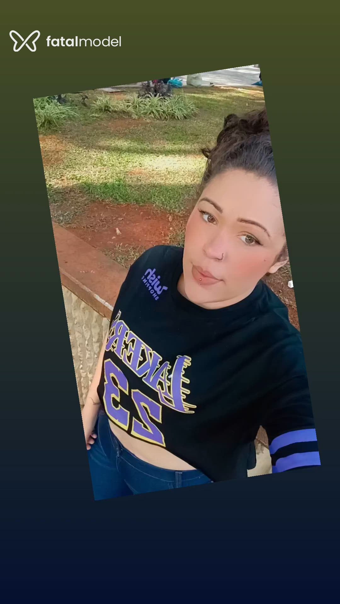 Acompanhante mulher com cabelo castanho de olhos castanhos - Suellen Oliveira