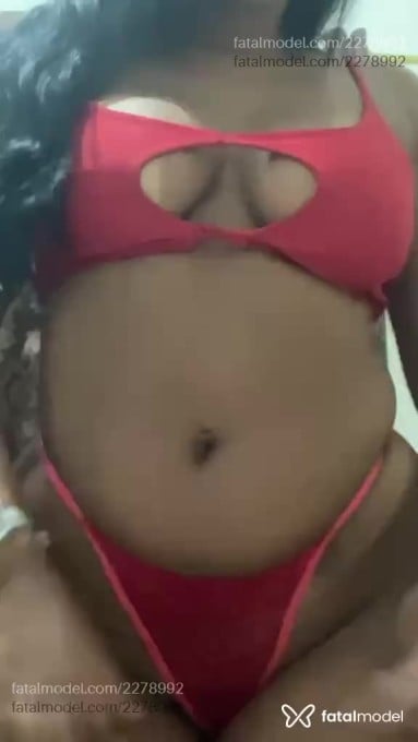 Acompanhante mulher morena (o) de olhos pretos em São Lourenço - Larissa