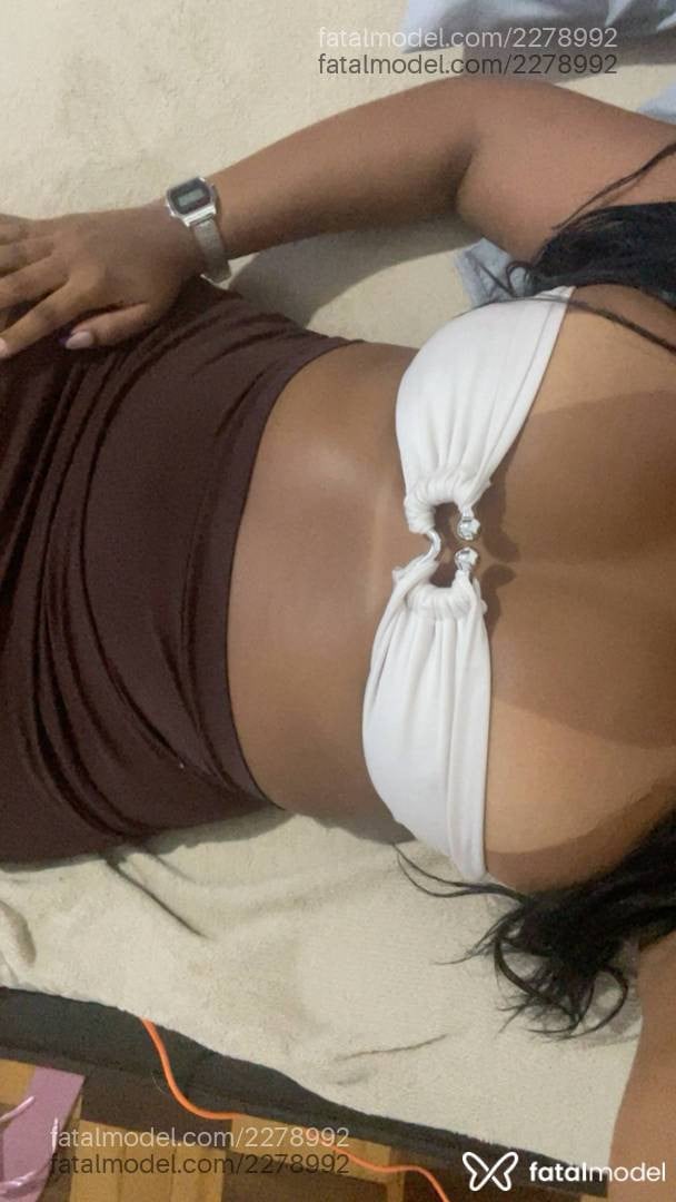 Acompanhante mulher morena (o) de olhos pretos em São Lourenço - Larissa