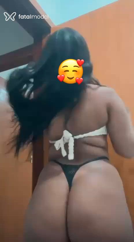 Acompanhante mulher morena (o) de olhos pretos em Guaratinguetá Acompanhante mulher morena (o) de olhos pretos em Guaratinguetá - Larissa