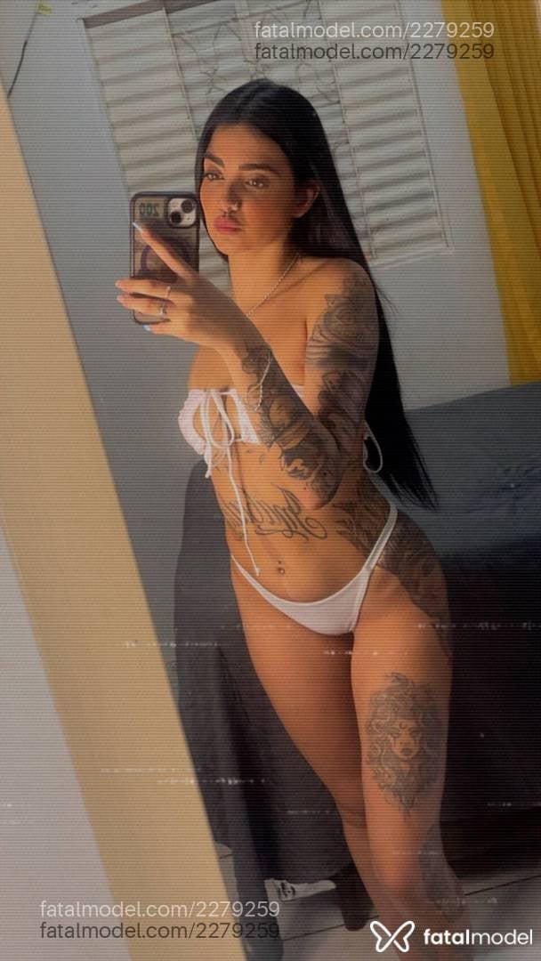 Acompanhante mulher com cabelo castanho de olhos mel - Bia Prado