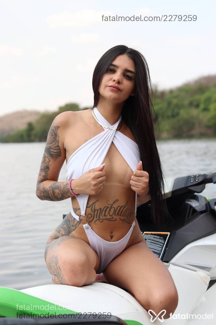 Acompanhante mulher com cabelo castanho de olhos mel em Rio Verde - Bia Prado