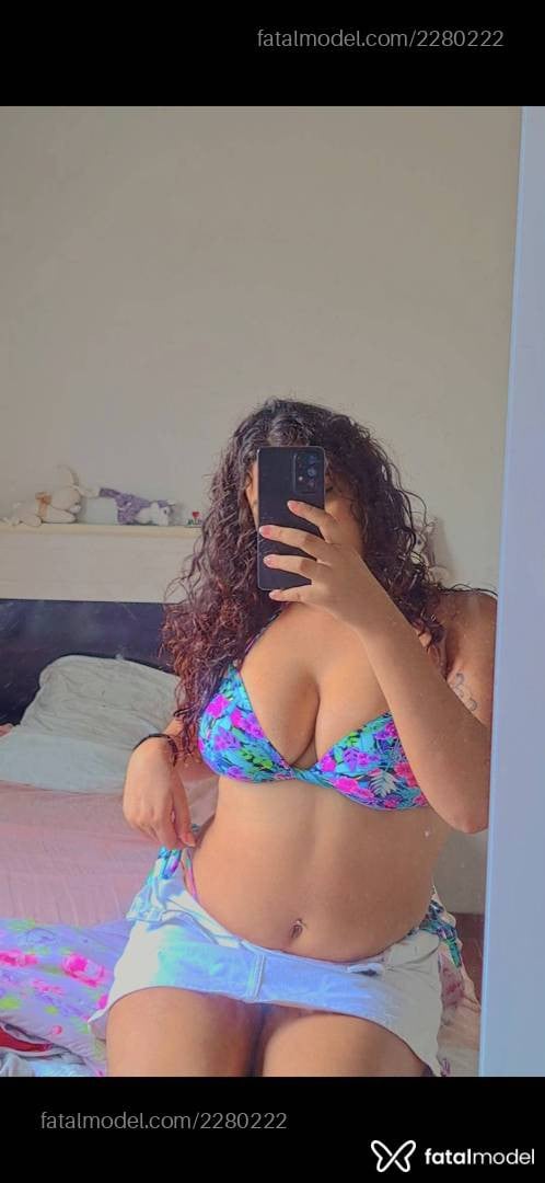 Acompanhante mulher com cabelo castanho de olhos castanhos - Lianda