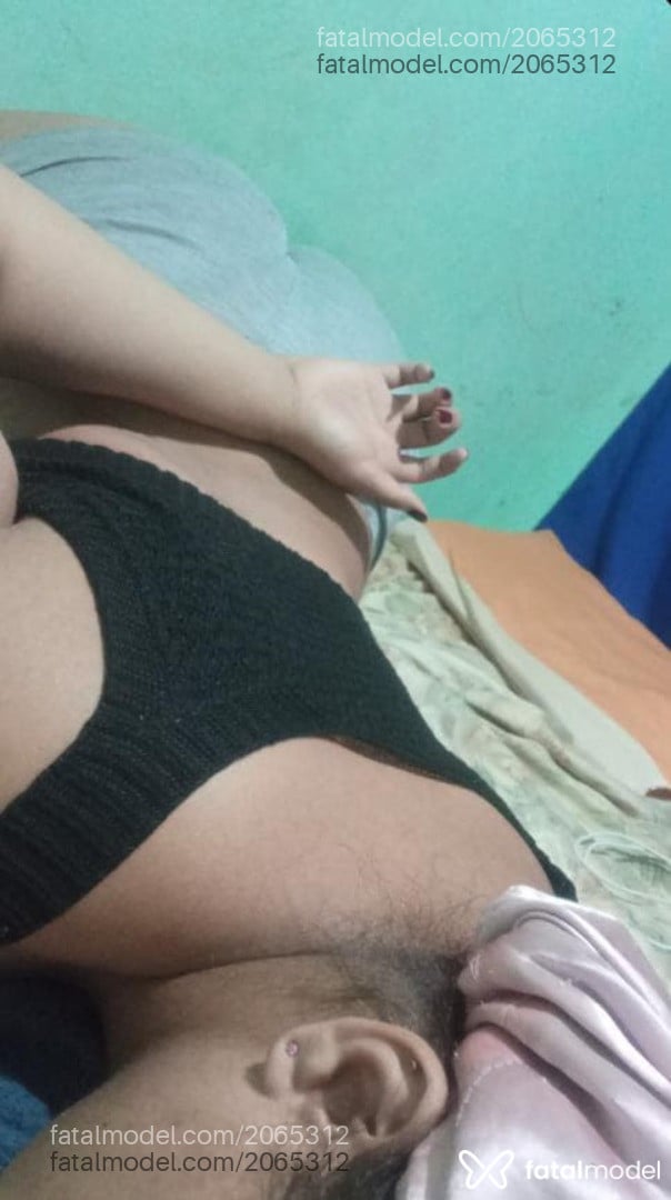 Acompanhante mulher trans com cabelo castanho de olhos castanhos em São Pedro do Ivaí - Bueno