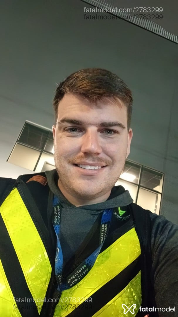 Acompanhante homem loira (o) de olhos verdes em Curitiba Acompanhante homem loira (o) de olhos verdes em Curitiba - Braian