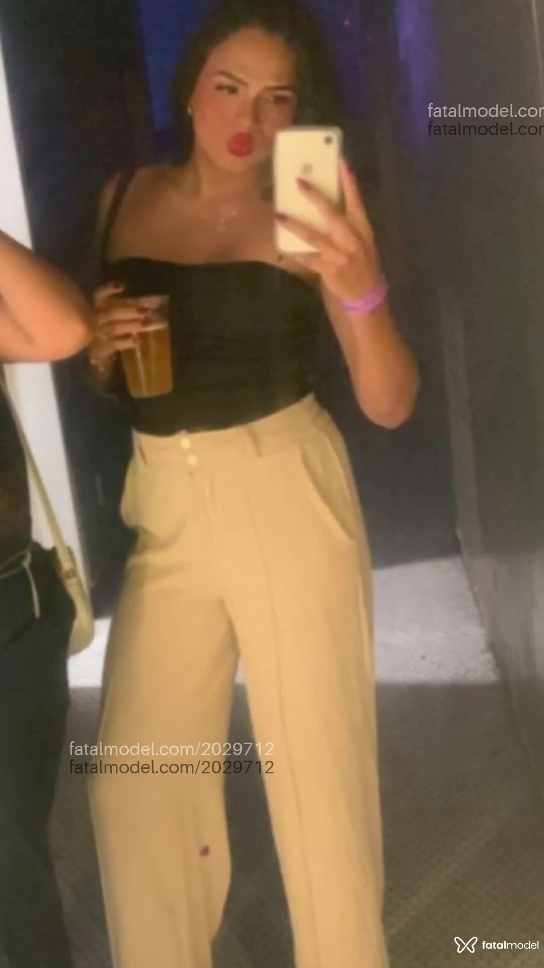 Acompanhante mulher trans morena (o) de olhos castanhos em São Paulo - Maelle