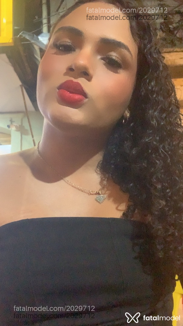 Acompanhante mulher trans morena (o) de olhos castanhos em São Paulo - Maelle