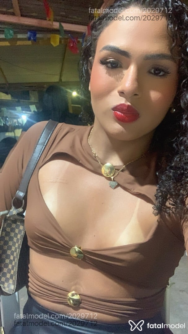 Acompanhante mulher trans morena (o) de olhos castanhos em São Paulo - Maelle
