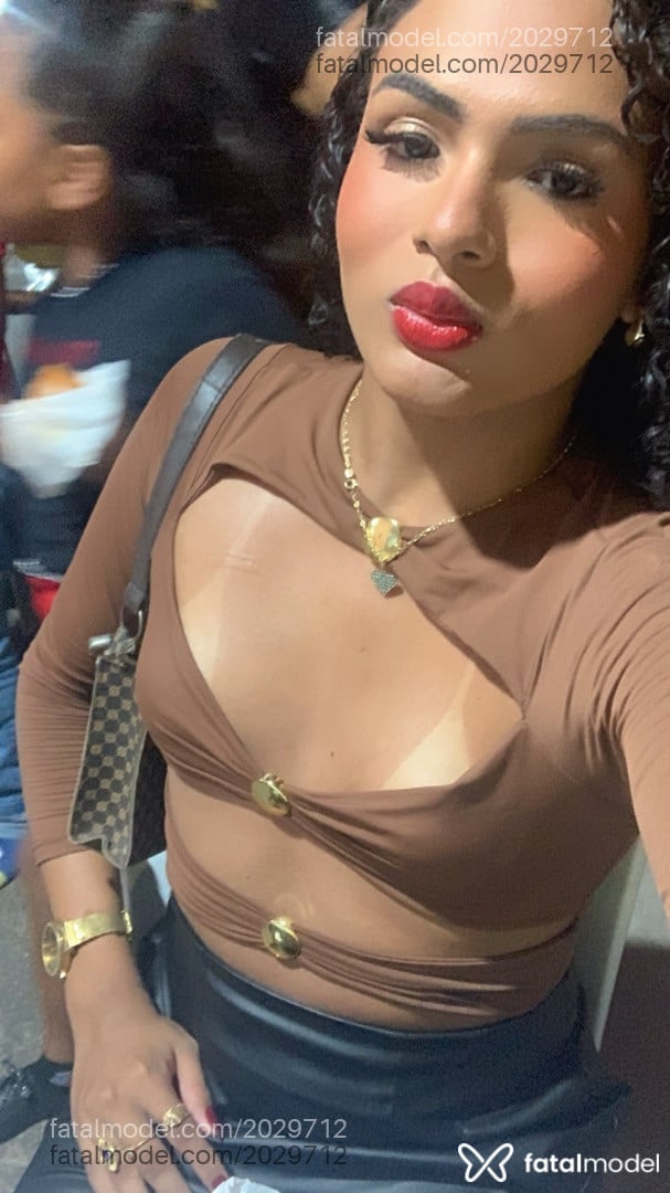 Acompanhante mulher trans morena (o) de olhos castanhos em São Paulo - Maelle