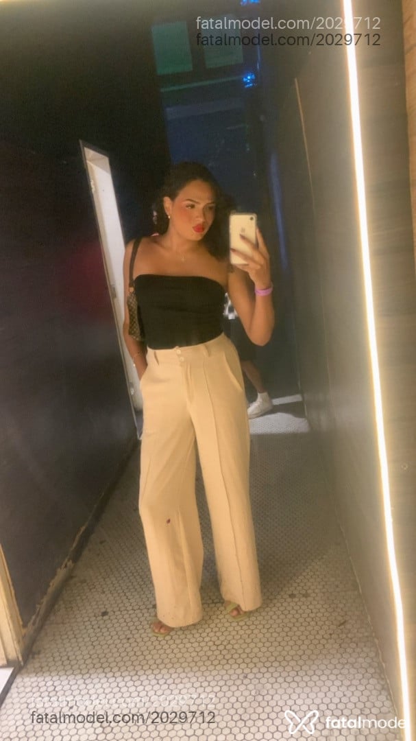 Acompanhante mulher trans morena (o) de olhos castanhos em São Paulo - Maelle
