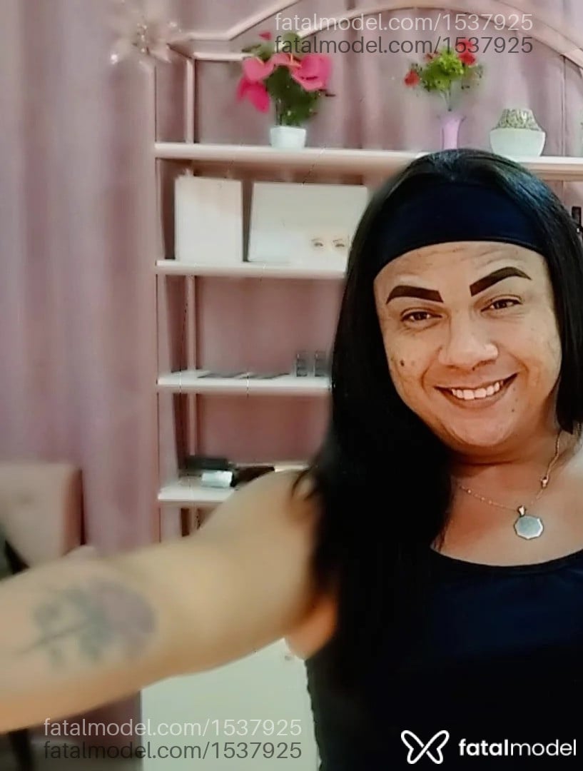 Acompanhante travesti com cabelo castanho de olhos pretos em Rio Branco Acompanhante travesti com cabelo castanho de olhos pretos em Rio Branco - Izis Ramashaya