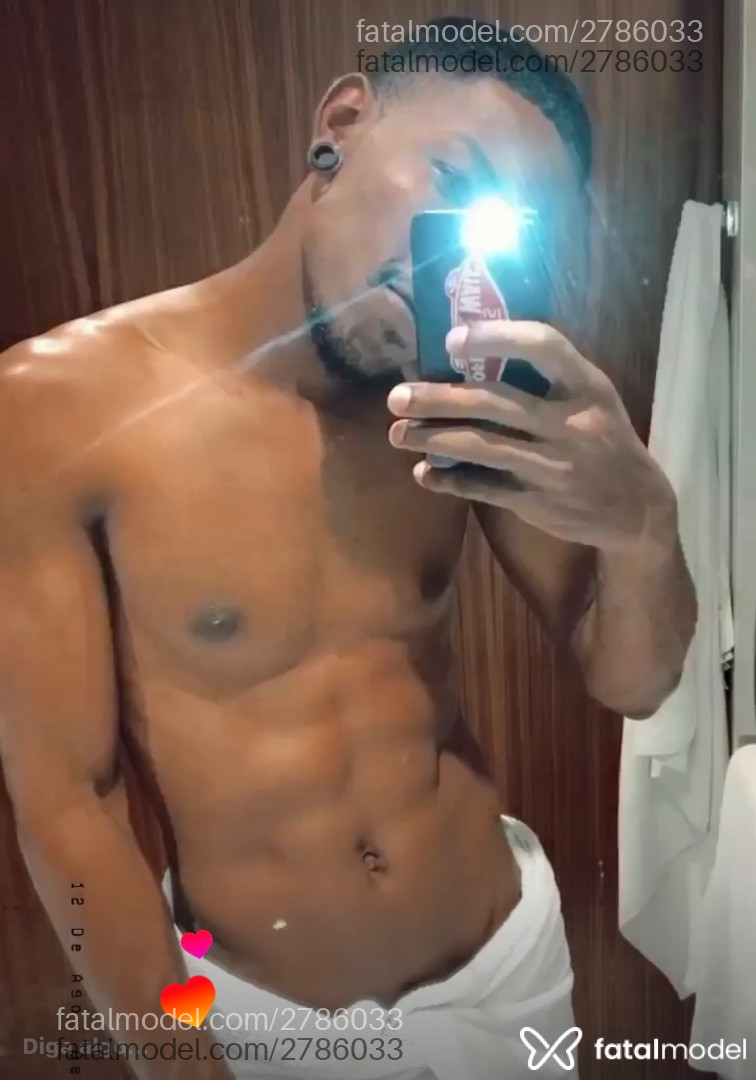 Acompanhante homem sem cabelo de olhos pretos em Rio de Janeiro Acompanhante homem sem cabelo de olhos pretos em Rio de Janeiro - Bruno
