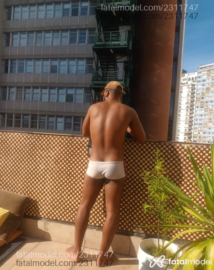 Acompanhante homem com cabelo castanho de olhos castanhos em São Paulo - Mass Man