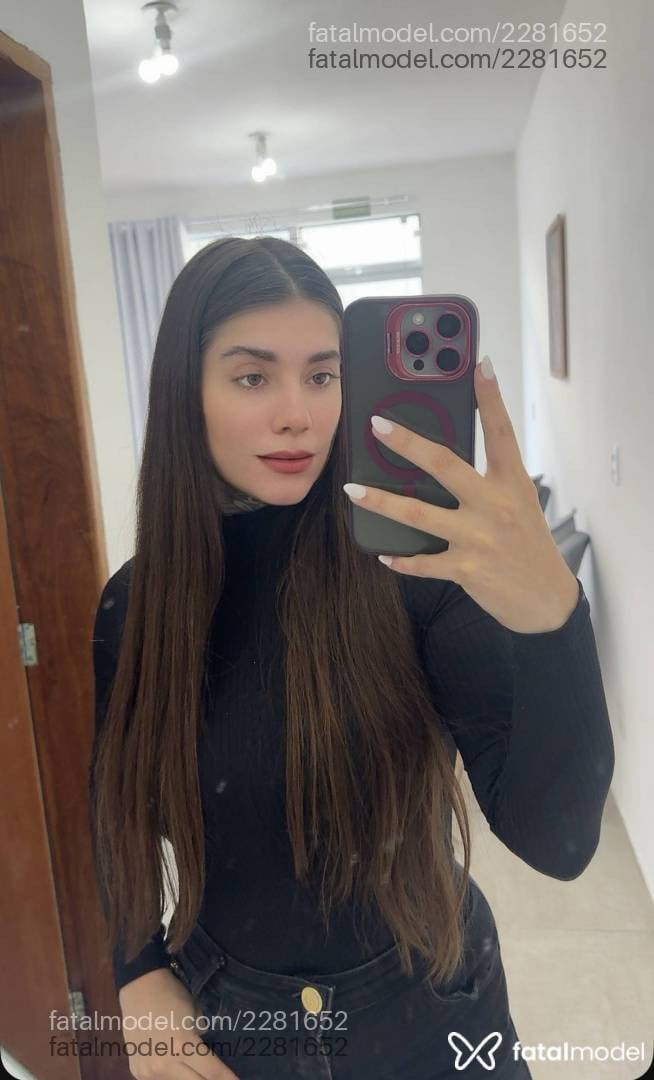 Acompanhante mulher loira (o) de olhos mel - Antonella Soliva