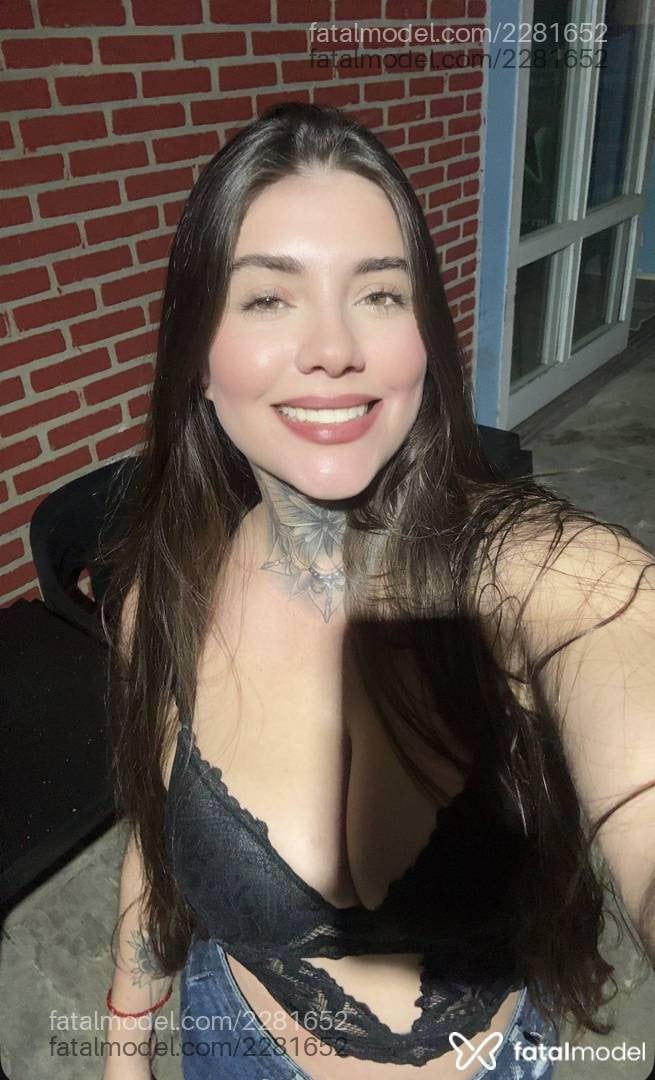 Acompanhante mulher loira (o) de olhos mel em Divinópolis - Antonella Soliva