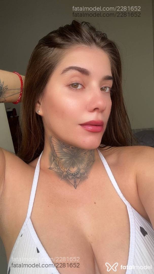 Acompanhante mulher loira (o) de olhos mel em Patos de Minas - Antonella Soliva