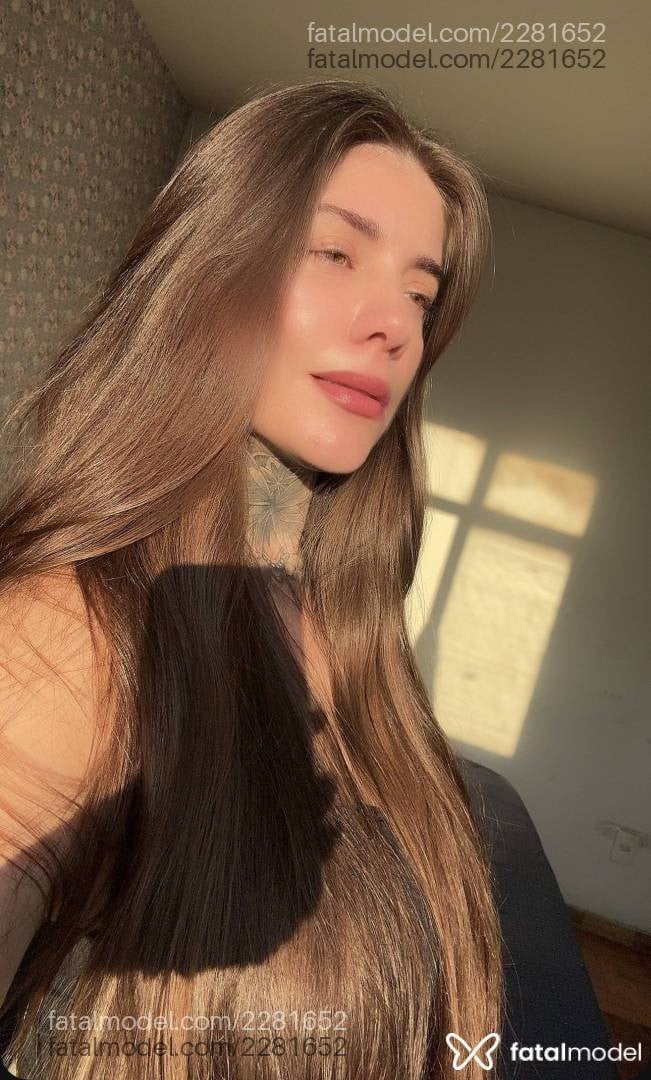 Acompanhante mulher loira (o) de olhos mel em Divinópolis - Antonella Soliva
