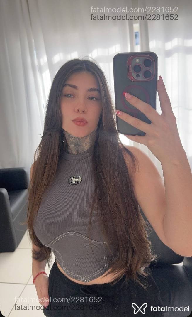 Acompanhante mulher loira (o) de olhos mel - Antonella Soliva