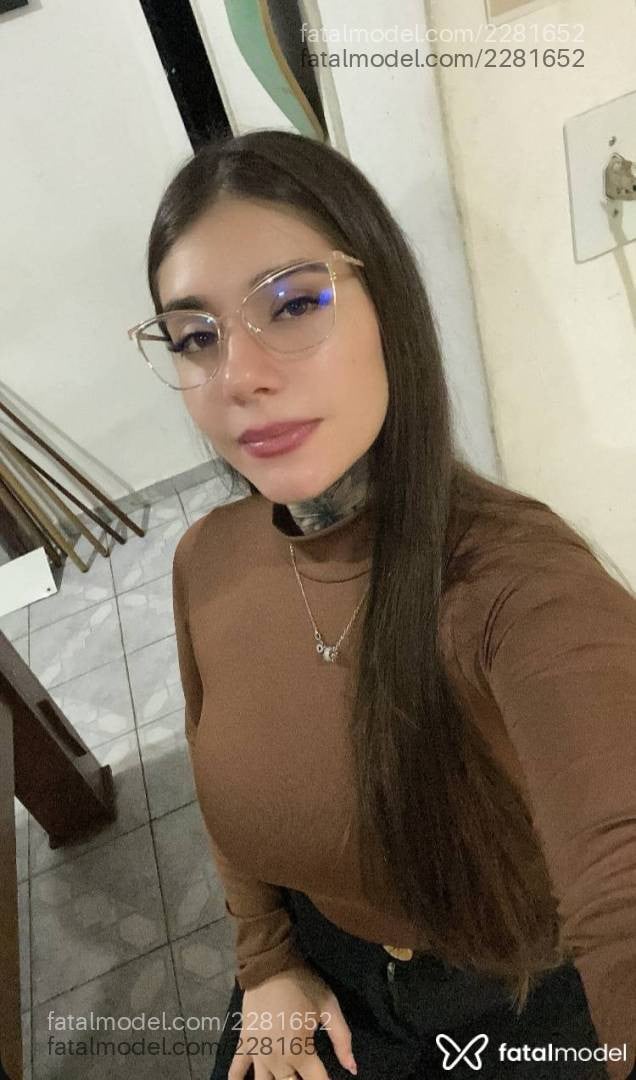 Acompanhante mulher loira (o) de olhos mel em Divinópolis - Antonella Soliva