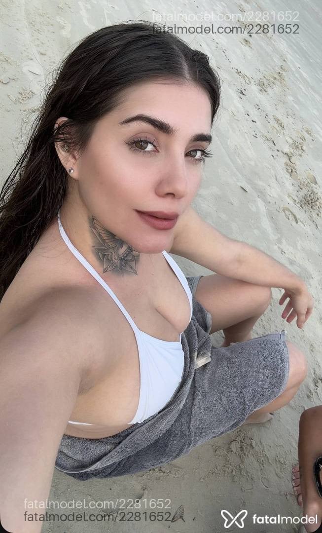 Acompanhante mulher loira (o) de olhos mel em Patos de Minas - Antonella Soliva