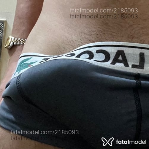Acompanhante homem com cabelo castanho de olhos pretos em Concórdia Acompanhante homem com cabelo castanho de olhos pretos em Concórdia - Ravier