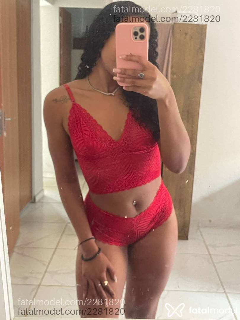 Acompanhante mulher morena (o) de olhos castanhos - Jhully Lovatelly