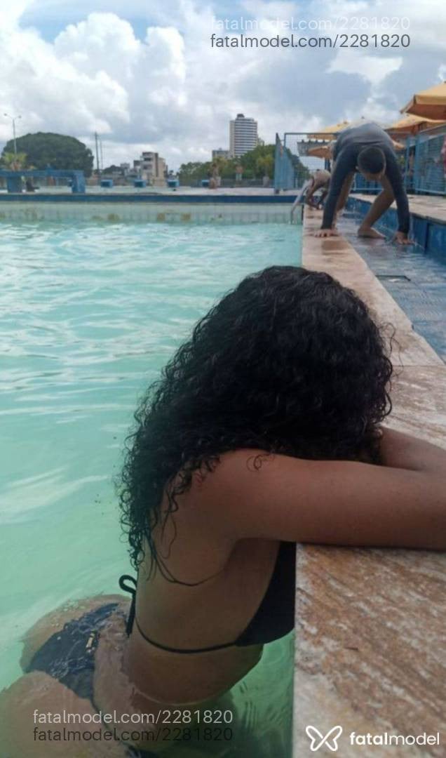 Acompanhante mulher morena (o) de olhos castanhos - Jhully Lovatelly