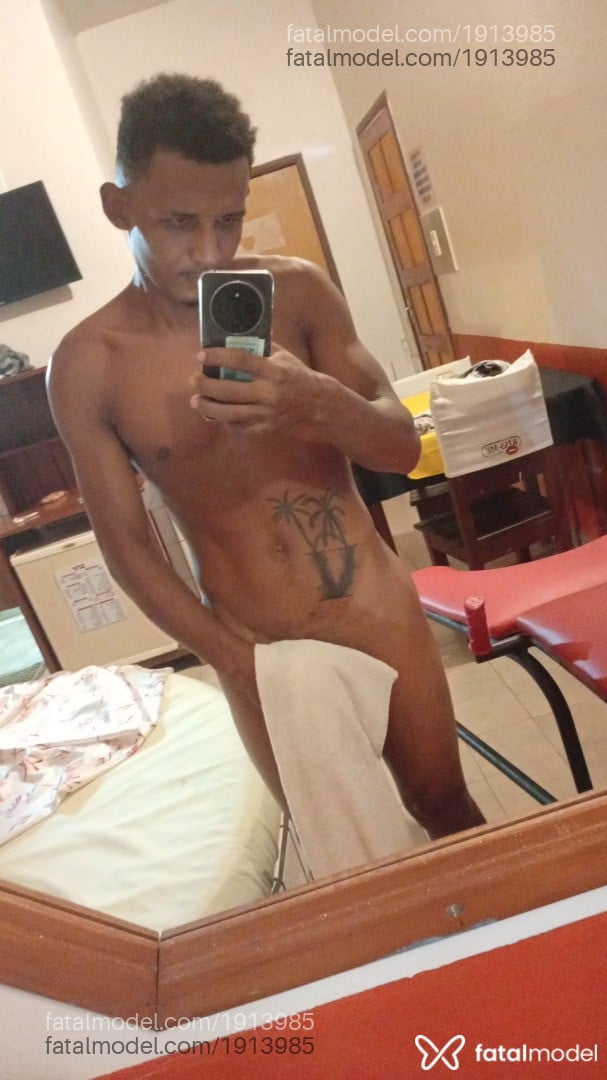 Acompanhante homem morena (o) de olhos castanhos - Lucas Souza Acompanhante homem morena (o) de olhos castanhos - Lucas Souza