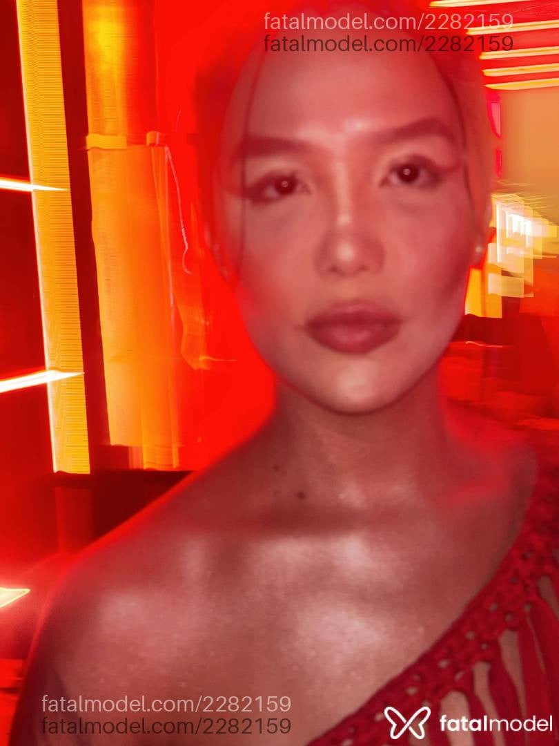 Acompanhante mulher morena (o) de olhos castanhos - Izzie Lins