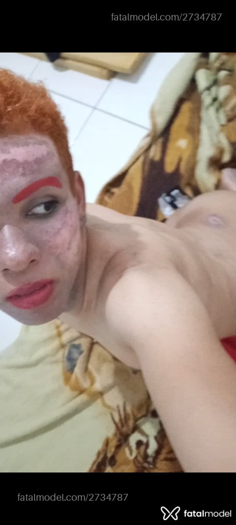 Acompanhante mulher trans ruiva (o) de olhos castanhos em Joinville - Megan Iceice
