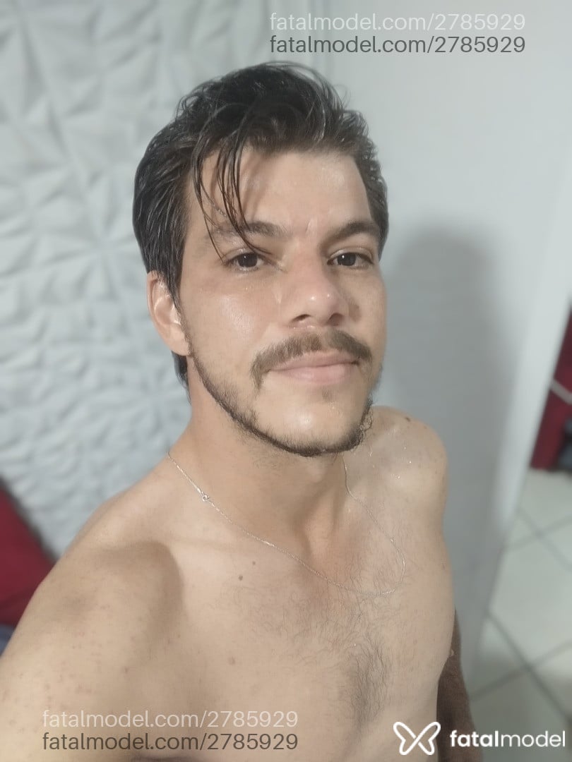 Acompanhante homem com cabelo castanho de olhos castanhos em Cuiabá - Conrado