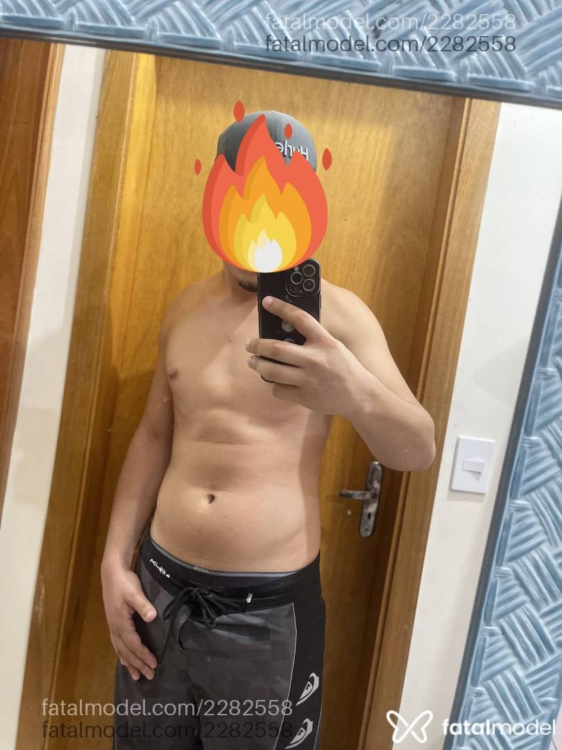 Acompanhante homem morena (o) de olhos castanhos em Virtual - Vinicius Giovana