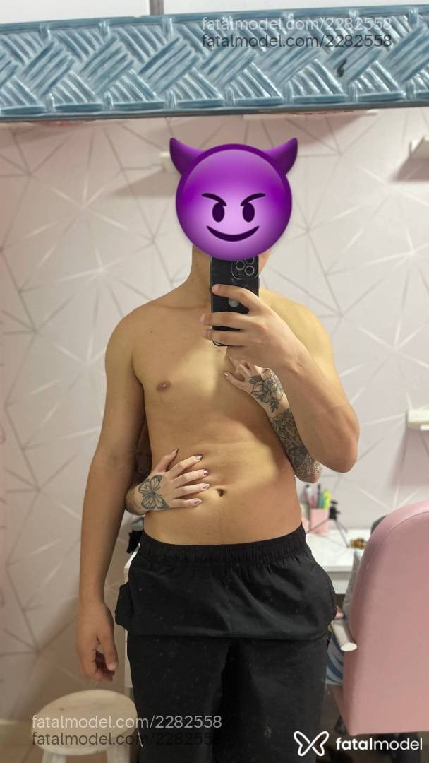 Acompanhante homem morena (o) de olhos castanhos em Virtual - Vinicius Giovana