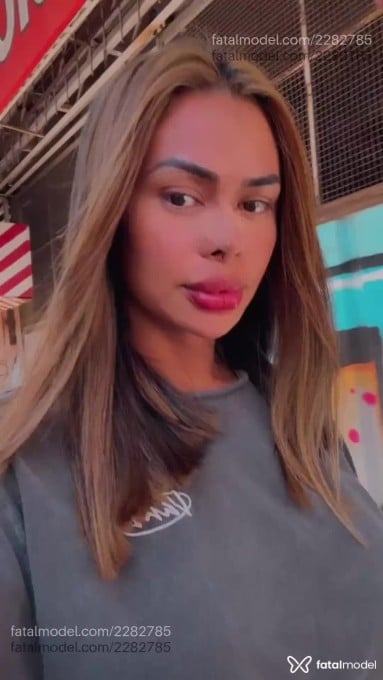 Acompanhante mulher trans loira (o) de olhos castanhos em Porto Alegre - Mhaya Alcantara