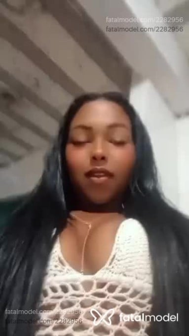 Acompanhante mulher morena (o) de olhos castanhos - Penélope