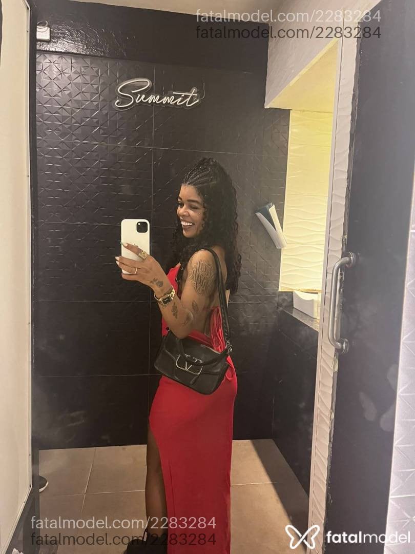 Acompanhante mulher morena (o) de olhos pretos - Preta Hara
