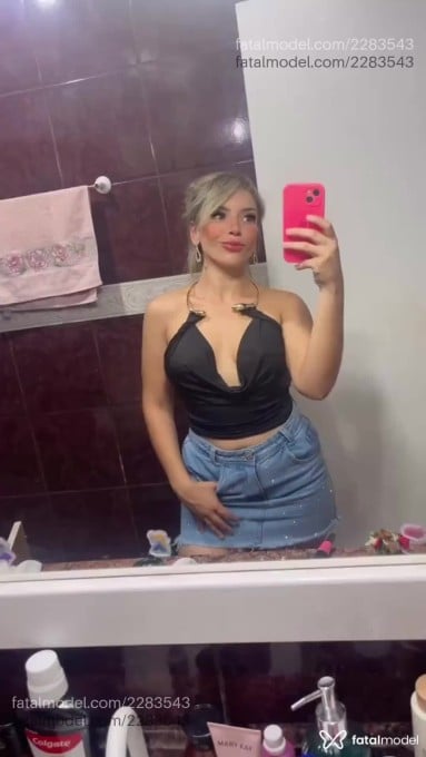 Acompanhante mulher loira (o) de olhos castanhos em Itajaí - Fer Bella