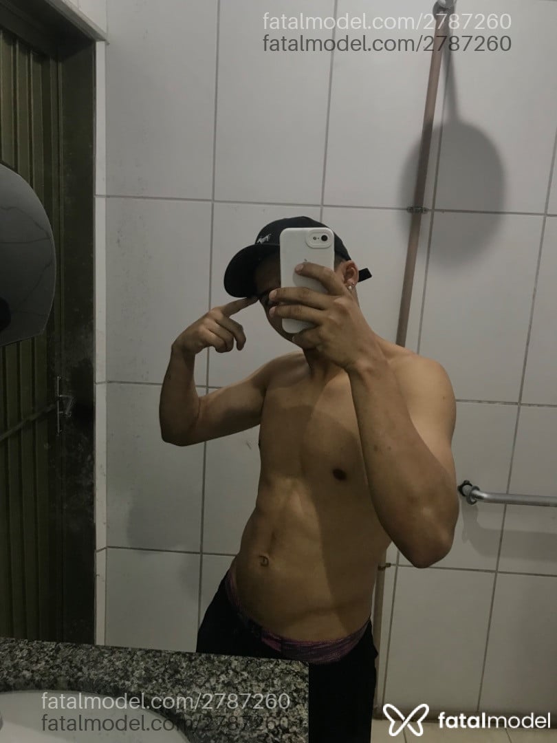 Acompanhante homem morena (o) de olhos pretos em Goiânia - Leonardo