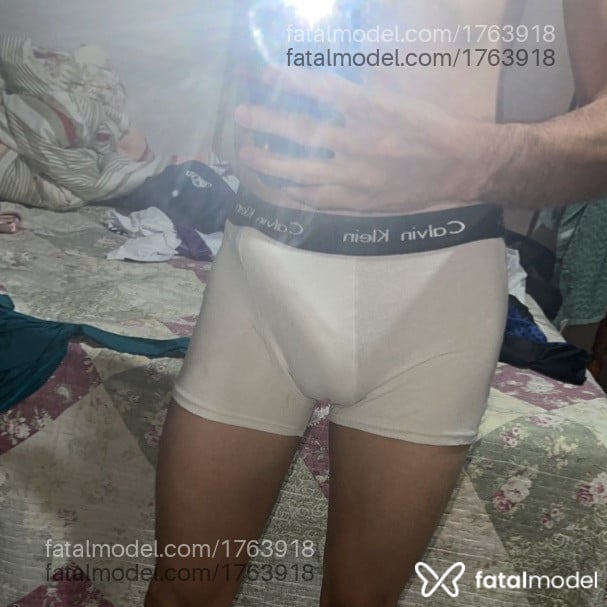 Acompanhante homem morena (o) de olhos castanhos em Brusque Acompanhante homem morena (o) de olhos castanhos em Brusque - Novindot